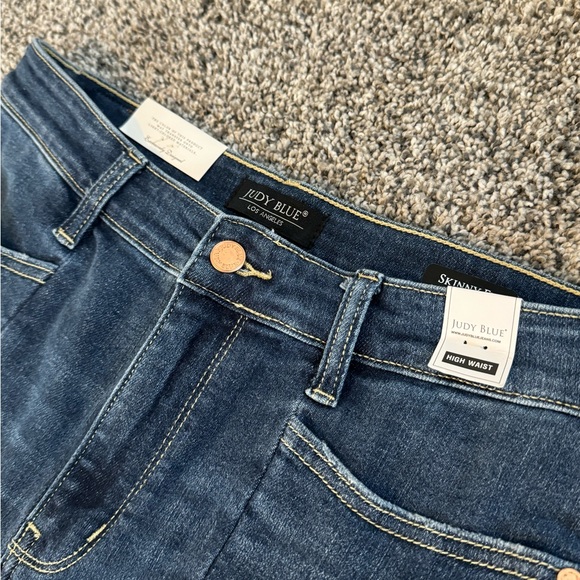 Judy Blue Seams Like Heaven Skinny Jeans - Picture 3 of 6